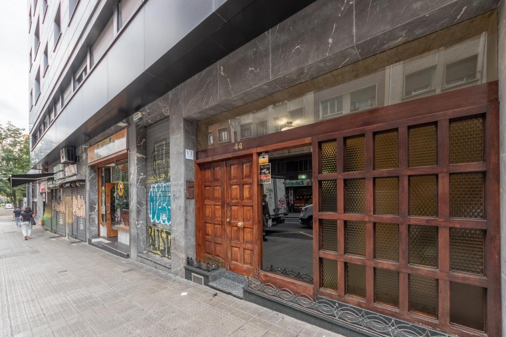 Amplio Y Acogedor Junto A Plaza Zabalburu Appartamento
